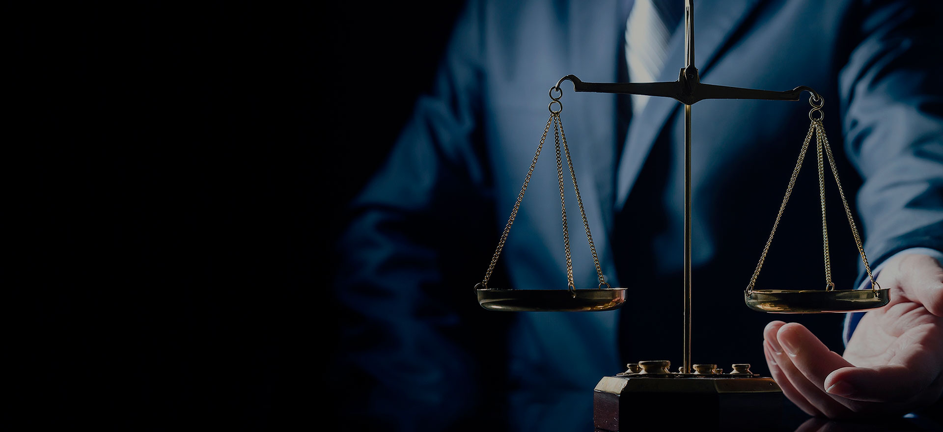 Hukuk alanında güvenilir ve profesyonel hizmetler. Ceza, aile, ticaret, iş ve gayrimenkul hukuku gibi alanlarda uzman avukatlık ve danışmanlık hizmeti sunuyoruz.